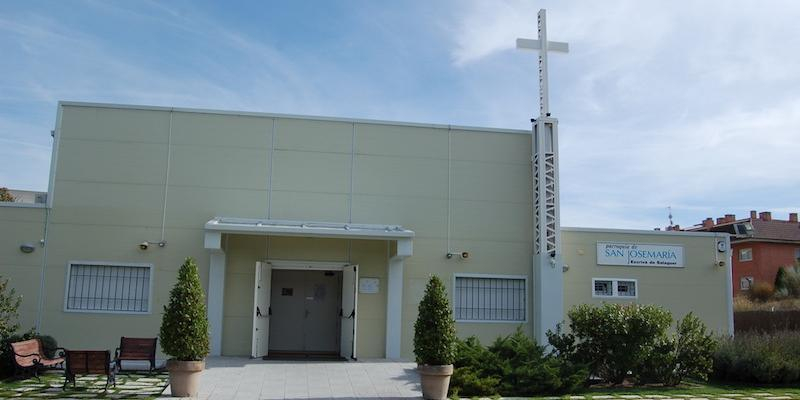 El cardenal Osoro preside en San Josemaría Escrivá de Balaguer de Aravaca una Misa en honor a su titular