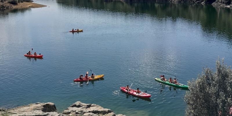 Las tres colonias urbanas de Cáritas Vicaría V se van de campamento a Aguadulce, en Almería