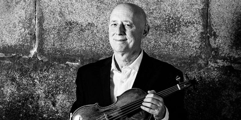 Emilio Moreno ofrece un concierto en La Hiruela