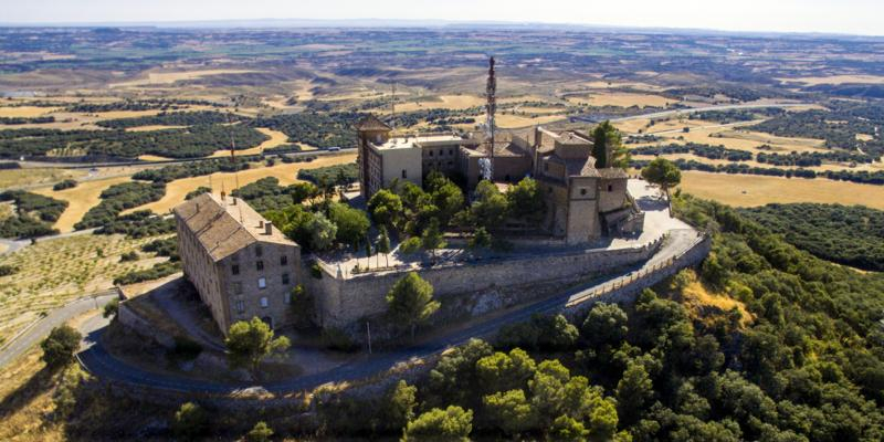 Santa Catalina Mártir de Majadahonda realiza un campo de trabajo con jóvenes en el monasterio de El Pueyo