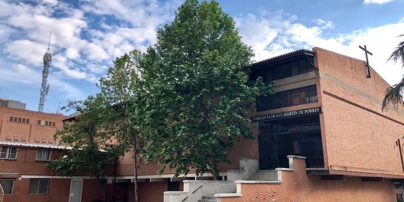 El cardenal Rouco administra el sacramento de la Confirmación en San Martín de Porres de Hortaleza