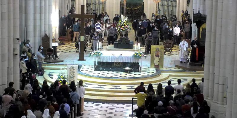 Vigilia de la Almudena: el arzobispo anima a los jóvenes a ser «valientes» para «ofertar la vida de Dios»