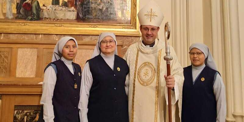 Luces en la ciudad propone a los jóvenes un encuentro con las Hermanas presentes en el Seminario Conciliar de Madrid: «Servimos con las manos de Marta y el corazón de María»