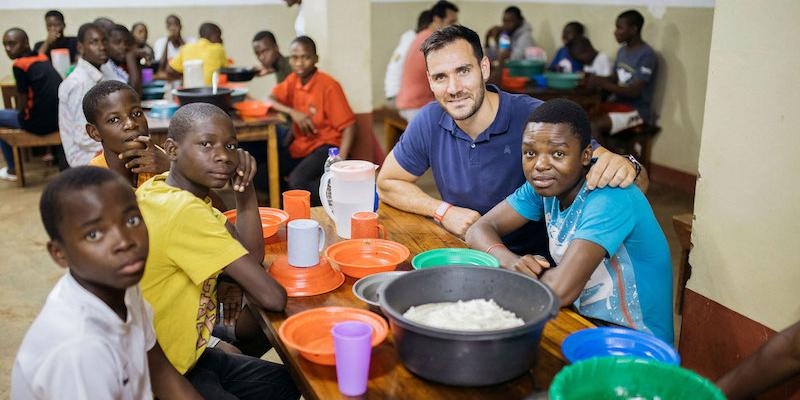 Saúl Craviotto tras su estancia en Mozambique: «Este viaje ha sido una cura de humildad»