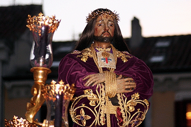 Besamanos a Jesús el Pobre en San Pedro el Viejo
