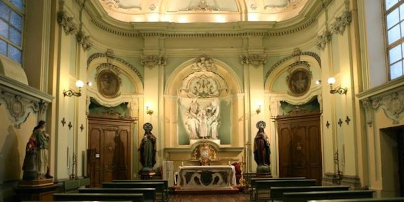 El vicario episcopal de la VII preside en Santa Bárbara una Misa solemne en honor a la titular del templo