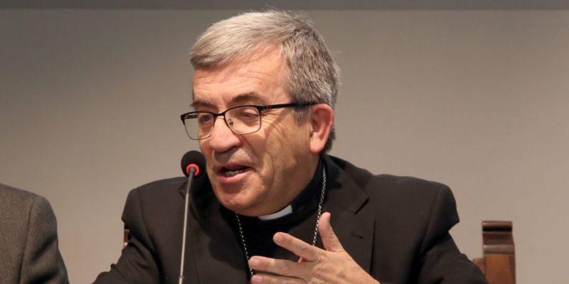 Los jóvenes entrevistan a monseñor Luis Argüello, secretario general de la CEE