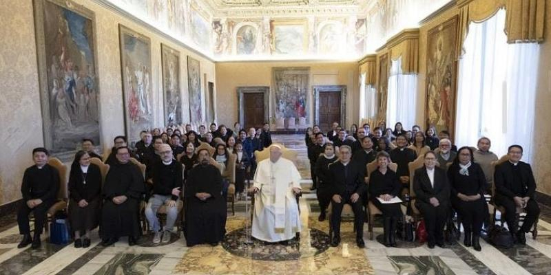 “Tahanan”, la Capellanía Filipina de Madrid asentada en la parroquia Nuestra Señora del Espino, recibida por el papa Francisco: «Ha sido un regalo»