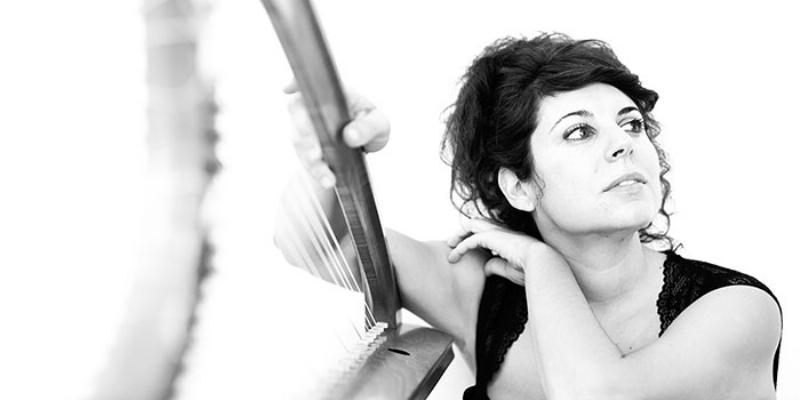 La iglesia de la urbanización de Cotos de Monterrey acoge un concierto de Sara Águeda