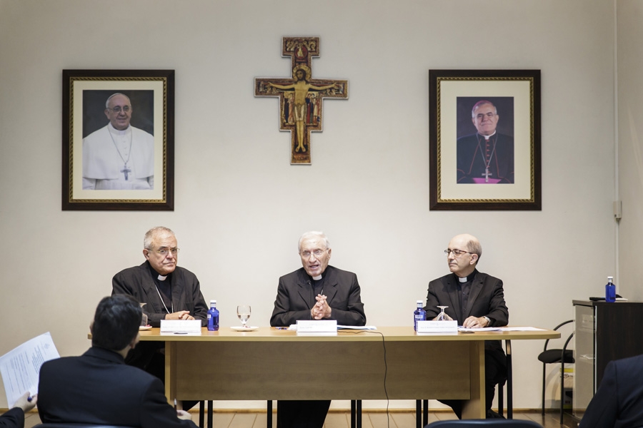 El cardenal Rouco participa en el V Coloquio de Derecho Canónico de la universidad San Dámaso