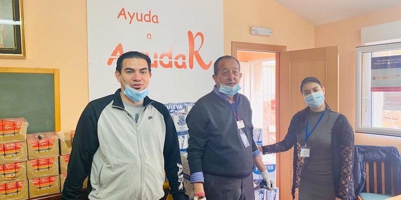 Asunción de Nuestra Señora de El Molar reparte cinco toneladas de alimentos cada quince días