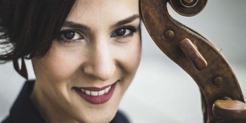 Ester Domingo interpreta 'El nacimiento del violonchelo' en las iglesias de La Hiruela y Venturada