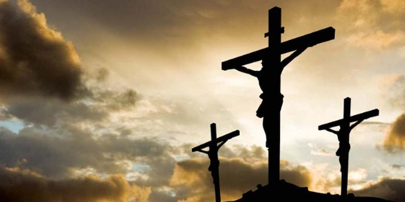 Nuestra Señora de los Arroyos de El Escorial reza el rosario de la Divina Misericordia en el Viernes Santo