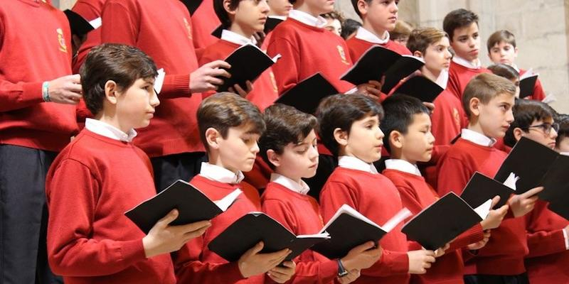 La Escolanía del Escorial anima en la basílica del Real monasterio de San Lorenzo la Misa en honor a san Agustín
