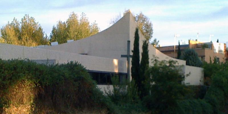 Alumnos del Colegio Nuestra Señora Santa María reciben el sacramento de la Confirmación en San Pablo de la Cruz