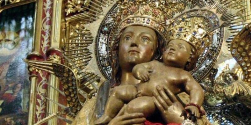 La Corte de Honor celebra su Misa mensual en la catedral de la Almudena