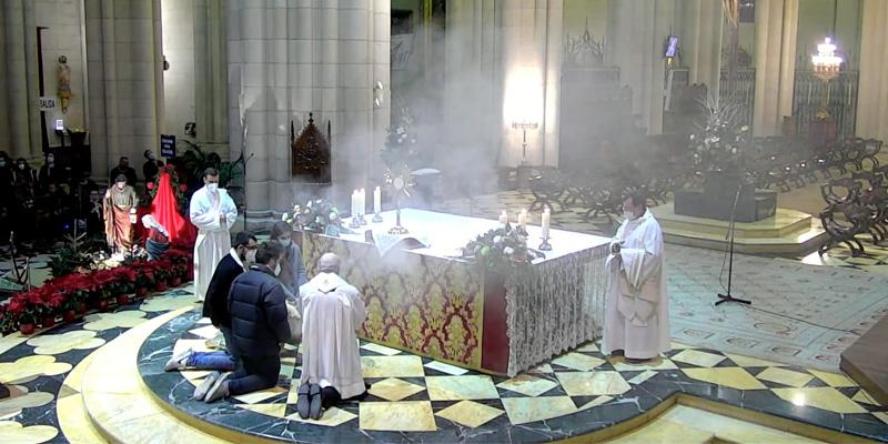 El arzobispo recuerda a los jóvenes que el Bautismo confiere la misión de «amar, curar con el amor de Dios»