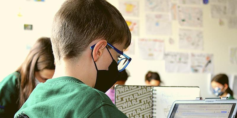 La Escuela de Padres San Ignacio de Torrelodones ofrece una reflexión sobre los dispositivos y las redes sociales