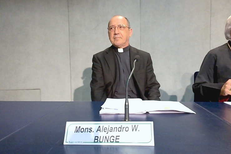 Conferencia de monseñor Alejandro W. Bunge en la Universidad San Dámaso