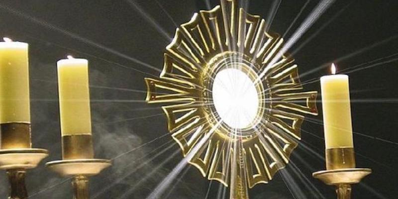 Pastoral Universitaria celebra los jueves un encuentro de adoración en la residencia universitaria de las Trinitarias