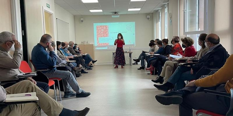 Cáritas organiza una sesión formativa con el tema '¿Cómo gestionar alquileres, hipotecas o suministros en la vivienda?'