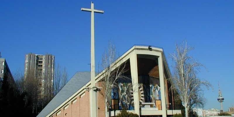 Santa María del Pilar de los Marianistas emite la Misa diaria a través de Facebook