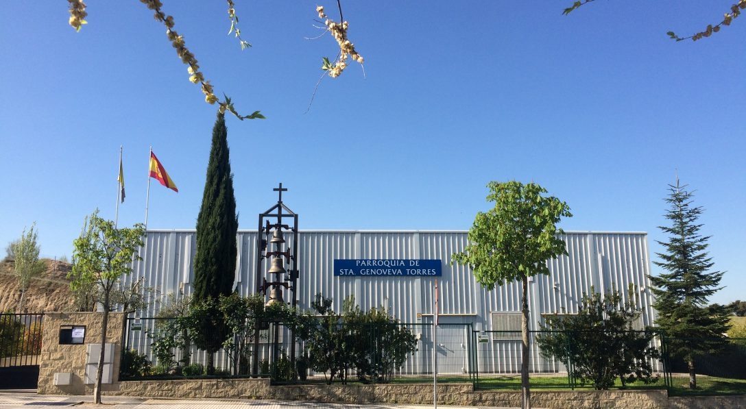 El presidente de Centessimus Annus aborda la cuestión '¿Tiene algo que decir la Iglesia sobre economía?' en Santa Genoveva Torres Morales