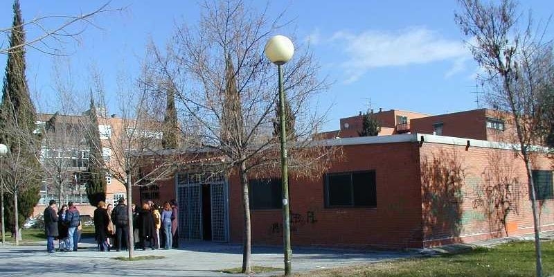 El vicario episcopal de la V presenta al párroco de San Simón y San Judas, en Orcasur
