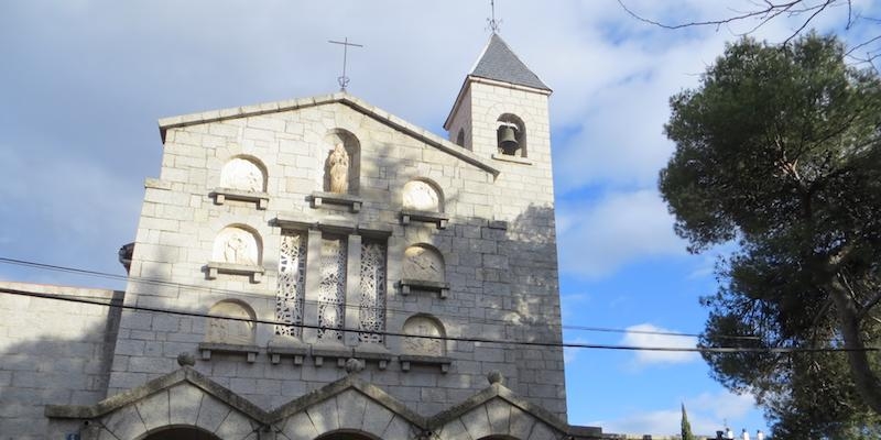 Monseñor Santos Montoya realiza la visita pastoral a San Ignacio de Loyola, en Torrelodones