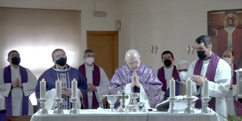 «Ensalzar a Dios es lo que quiso hacer la madre Mª Dolores Segarra fundando esta congregación que ahora ofrece la vida por los sacerdotes»