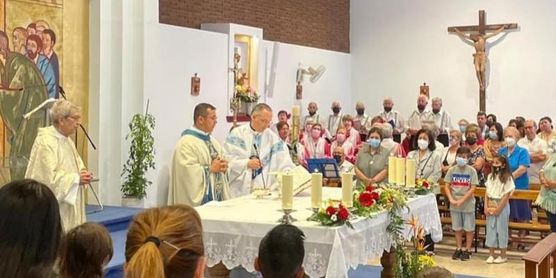 Carlos González: «En verano tu parroquia también permanece abierta, prestando su servicio y haciendo el bien»