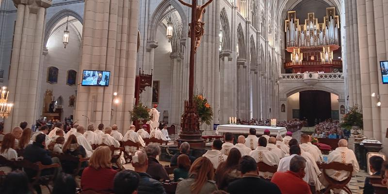 El cardenal Cobo, en la celebración de la Cena del Señor el Jueves Santo: «Esta noche, Jesús nos muestra cuál es su alimento: cumplir la voluntad del Padre entregándose por amor»