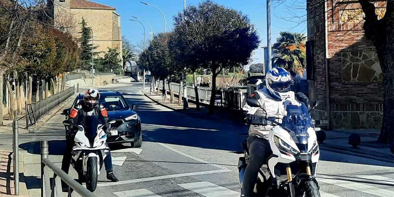 El arzobispo participa en una peregrinación motera en la sierra de Madrid