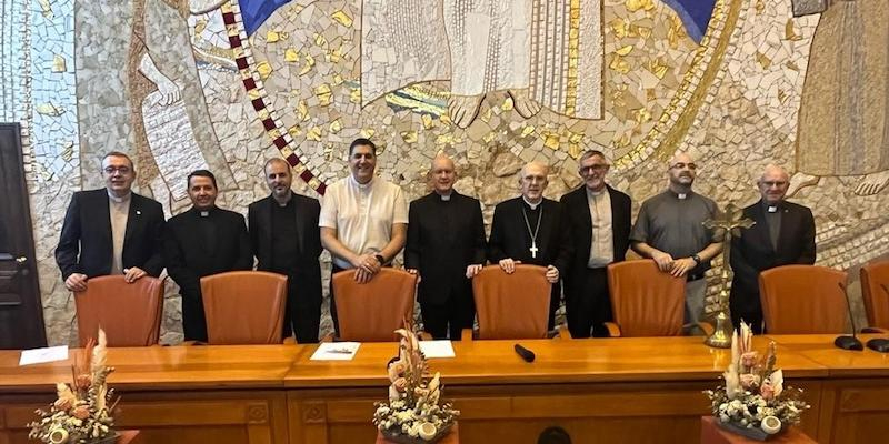 Ocho nuevos canónigos para la iglesia catedral de Santa María la Real de la Almudena