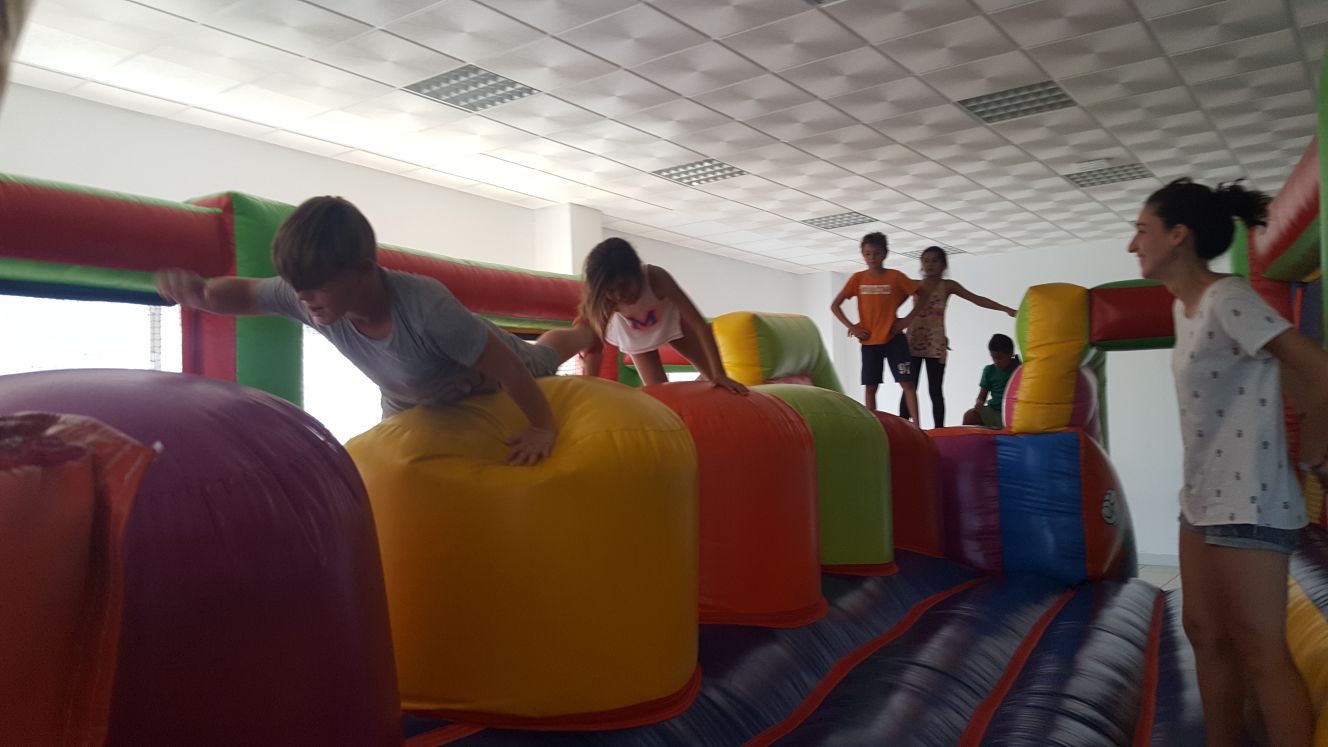 Día de diversión para los niños y niñas de la colonia urbana de Cáritas Vicaría VII