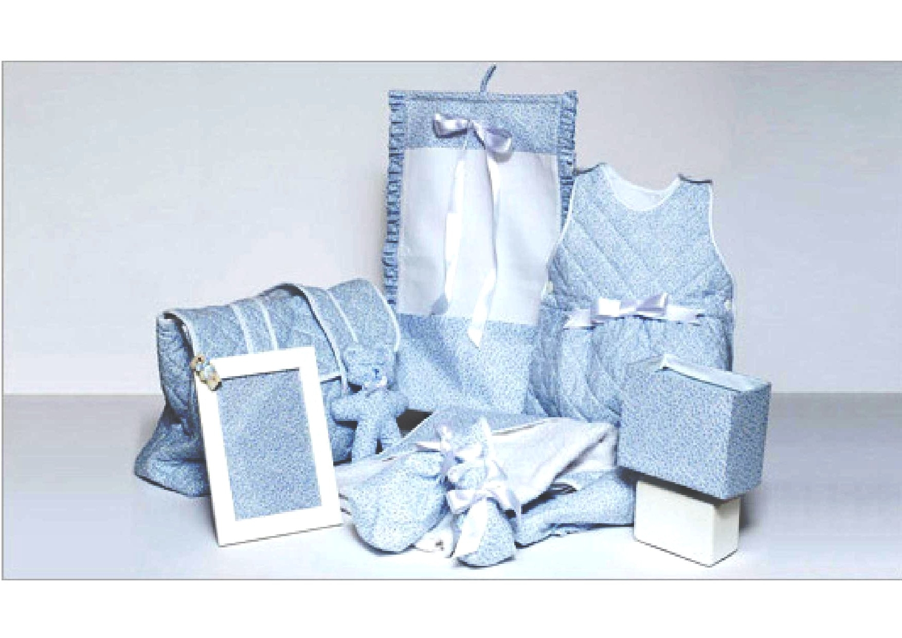 Adelanto de la nueva colección primavera/verano en las tiendas de Cáritas Madrid