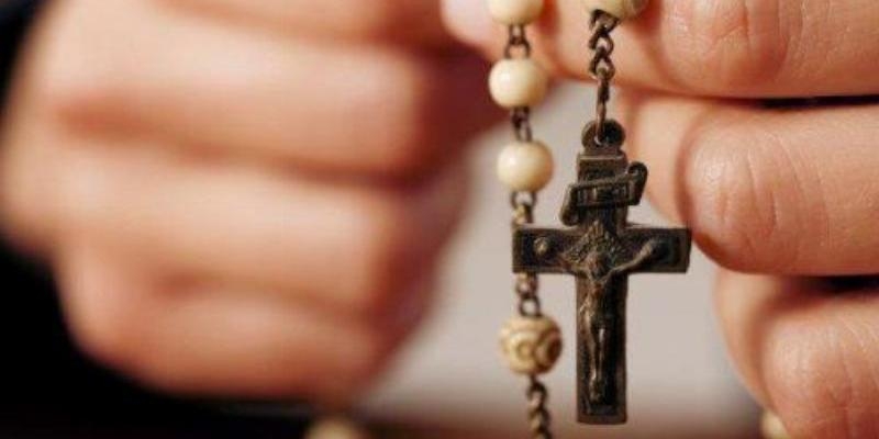 San Ignacio de Loyola de Torrelodones organiza un Rosario de la Aurora en mayo