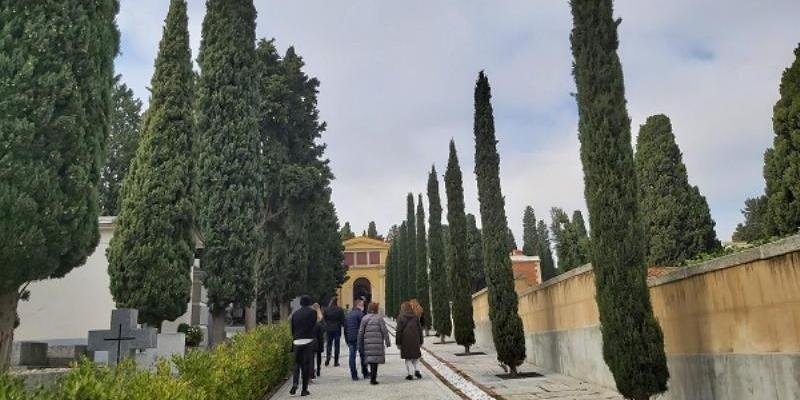 El Cementerio Sacramental de San Isidro organiza una visita guiada especial por San Valentín