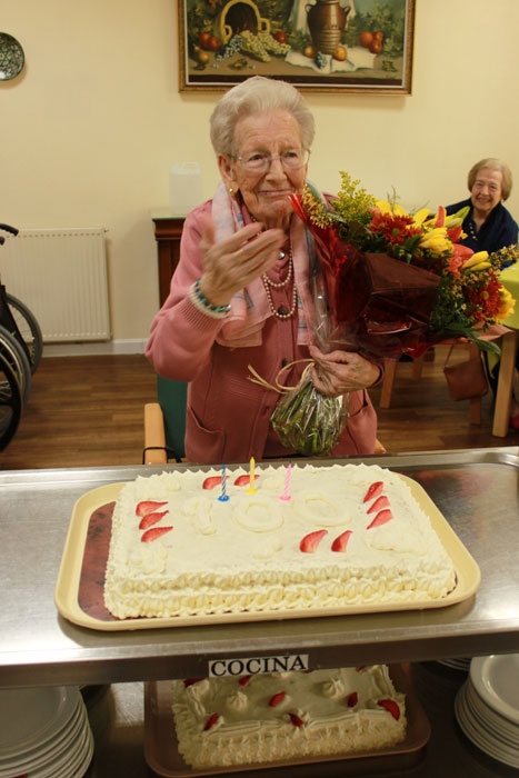 Cumpleaños centenario en la Residencia de Cáritas Madrid