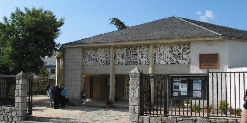 Gil González preside la toma de posesión del párroco de Hoyo de Manzanares