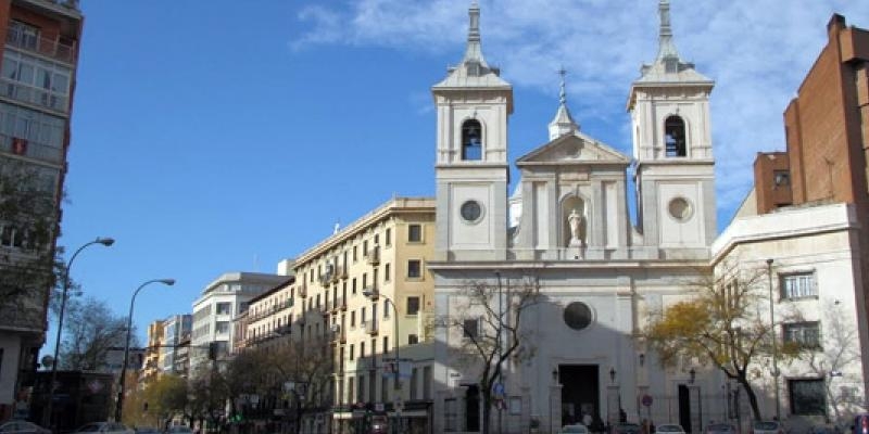 Gil González preside la toma de posesión del párroco de Santa Teresa y Santa Isabel