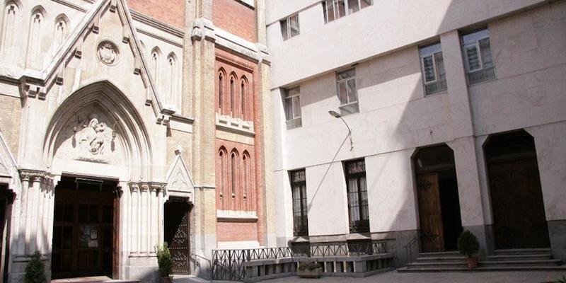 Jóvenes del santuario del Perpetuo Socorro y San Fermín de los Navarros reciben la Confirmación de manos de monseñor Vidal