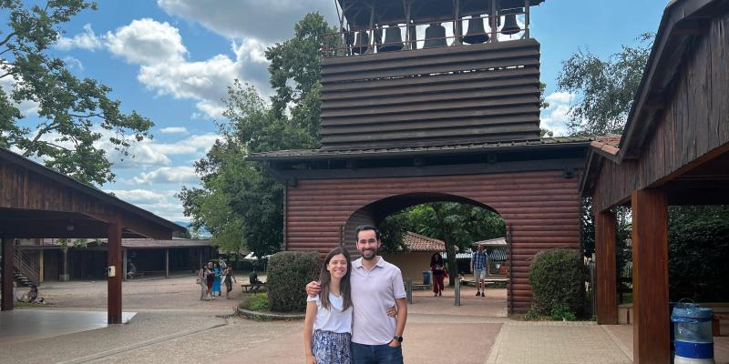 Antonio y Julia, de la luna de miel recién casados a viajar a Taizé con 180 jóvenes: «Es muy bonito vivirlo como matrimonio»