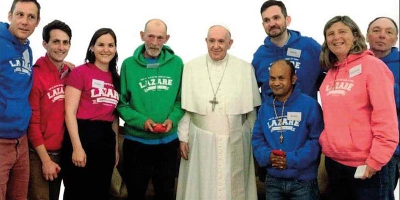 Fundación Lázaro España publica en español 'De los pobres al Papa y del Papa al mundo'