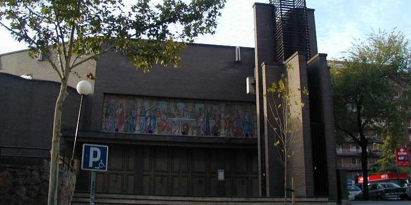 Nuestra Señora del Santísimo Sacramento despide el curso con una oración comunitaria ante la Eucaristía