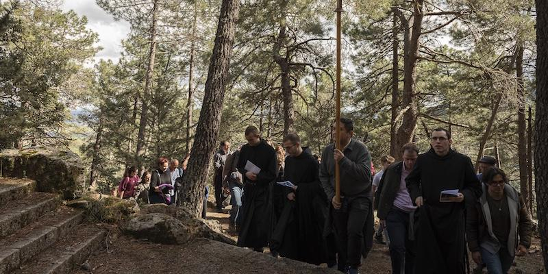 La Abadía de Santa Cruz, del Valle de los Caídos, programa el rezo del vía crucis por el recorrido monumental