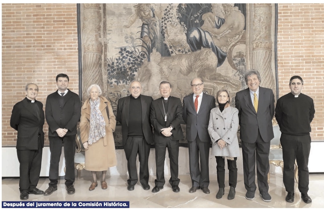 Los miembros de la Comisión Histórica del proceso del Caballero de Gracia juran sus cargos