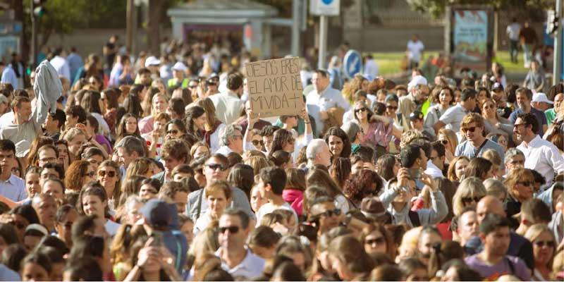 60.000 personas llenan Cibeles en la Fiesta de la Resurrección: «Que el Señor nos siga ayudando a todos a ser testigos valientes»