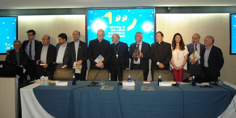 El arzobispo invita a vivir «desde la hondura que nos da el Evangelio» en el centenario de la revista '21'