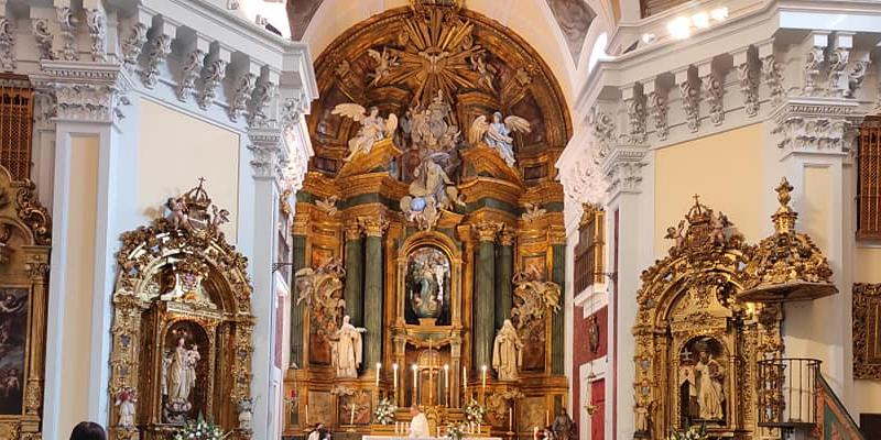 El vicario episcopal de la VII celebra la Eucaristía en el colegio de La Merced de las Mercedarias de Góngora